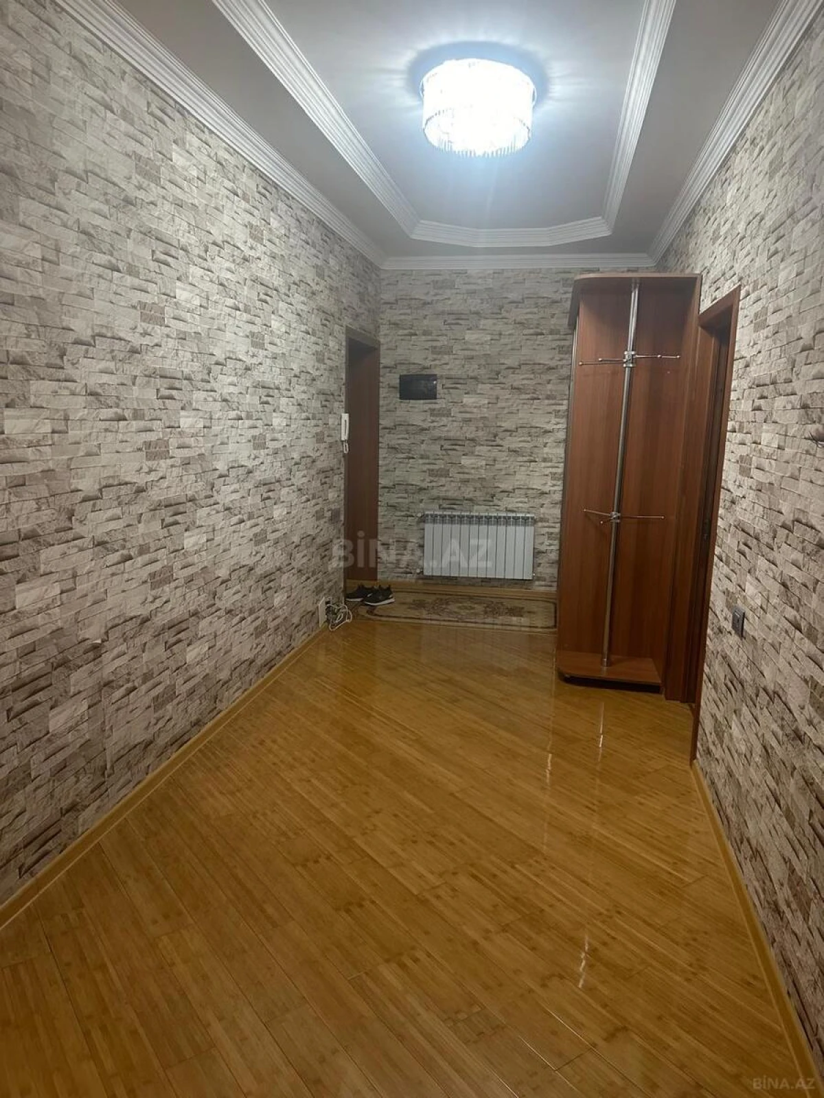 Satılır 3 otaqlı mənzil 136 m²