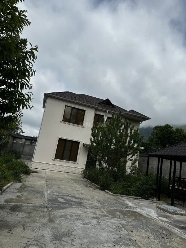 Kirayə verilir 4 otaqlı həyət evi 200 m²