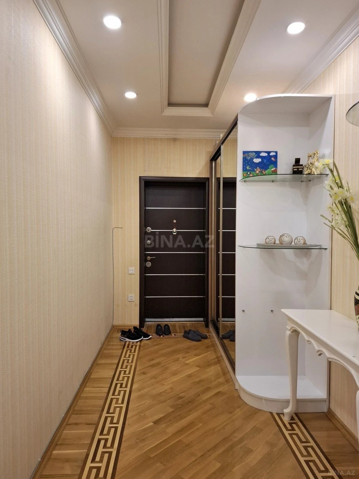 Kirayə verilir 3 otaqlı mənzil 130 m²