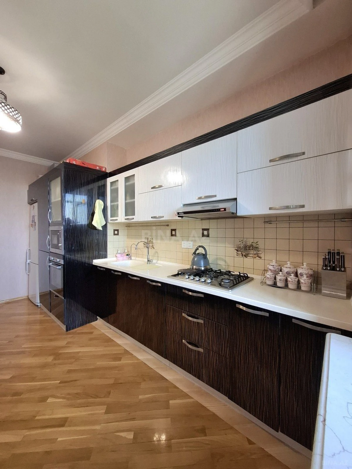 Kirayə verilir 3 otaqlı mənzil 130 m²