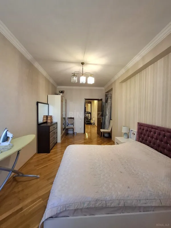 Kirayə verilir 3 otaqlı mənzil 130 m²
