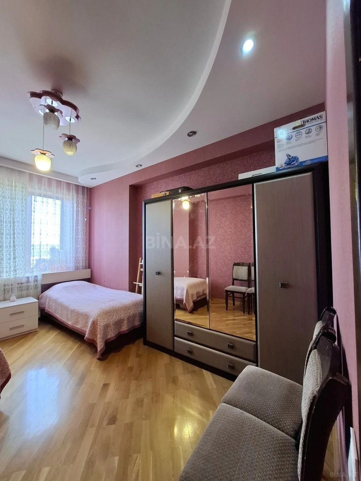 Kirayə verilir 3 otaqlı mənzil 130 m²