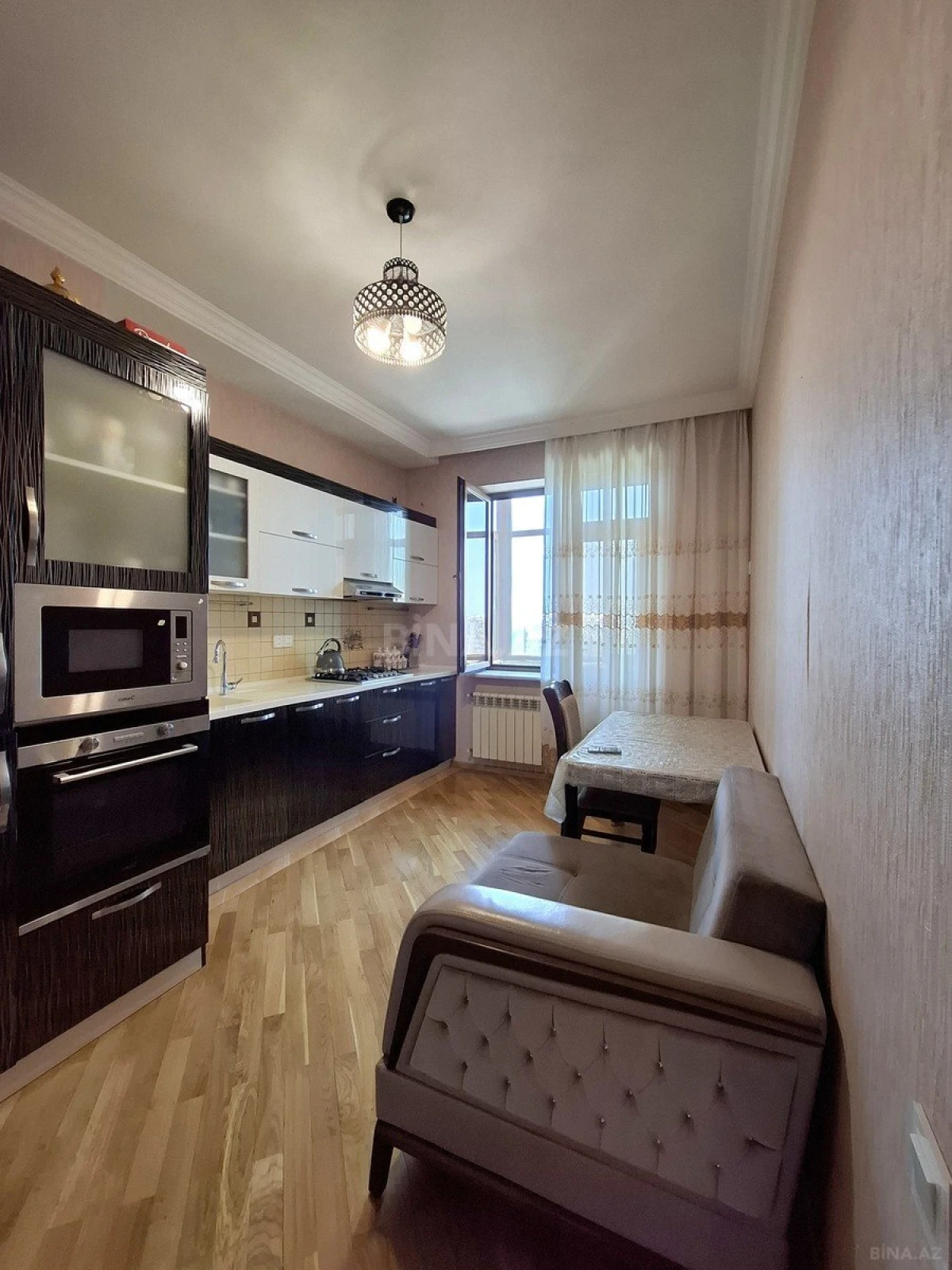 Kirayə verilir 3 otaqlı mənzil 130 m²