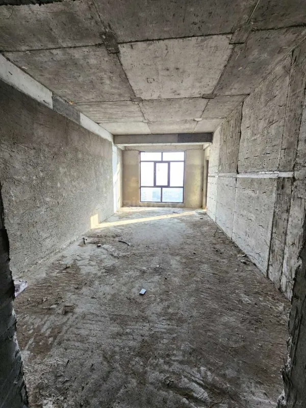 Satılır 3 otaqlı mənzil 152 m²