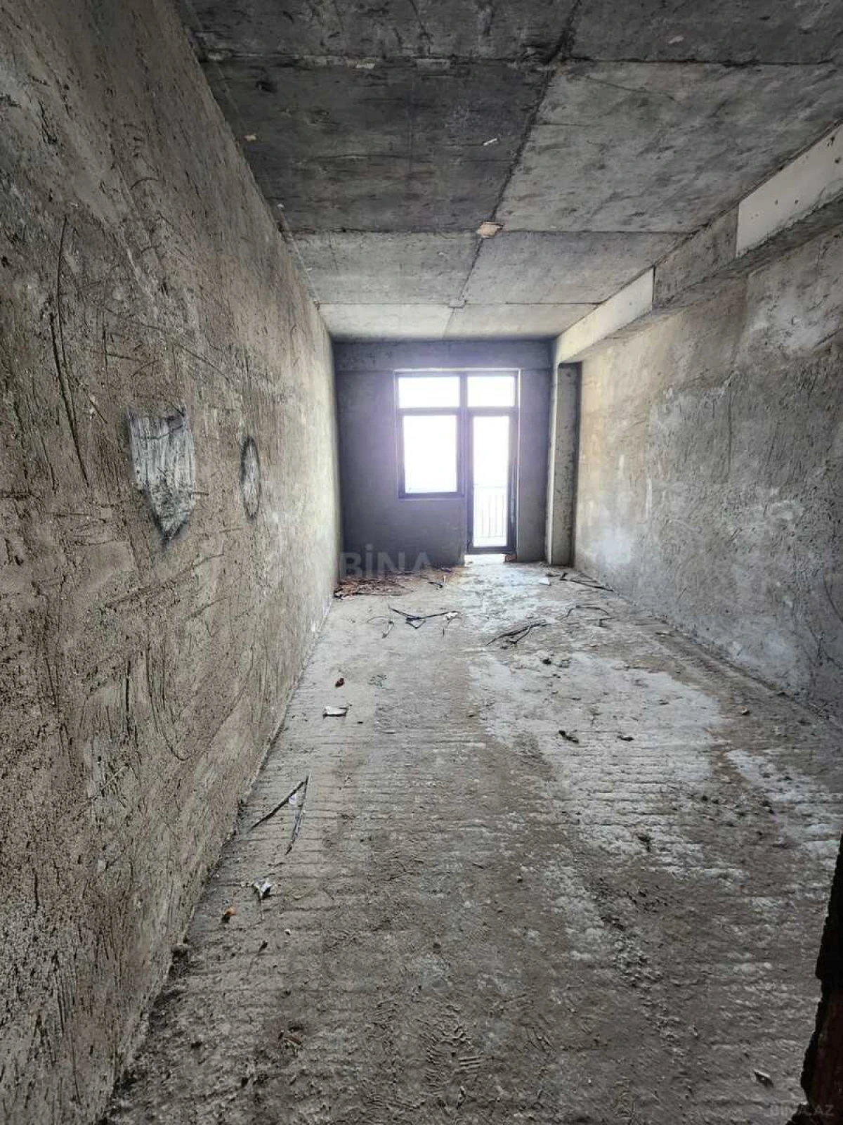 Satılır 3 otaqlı mənzil 152 m²