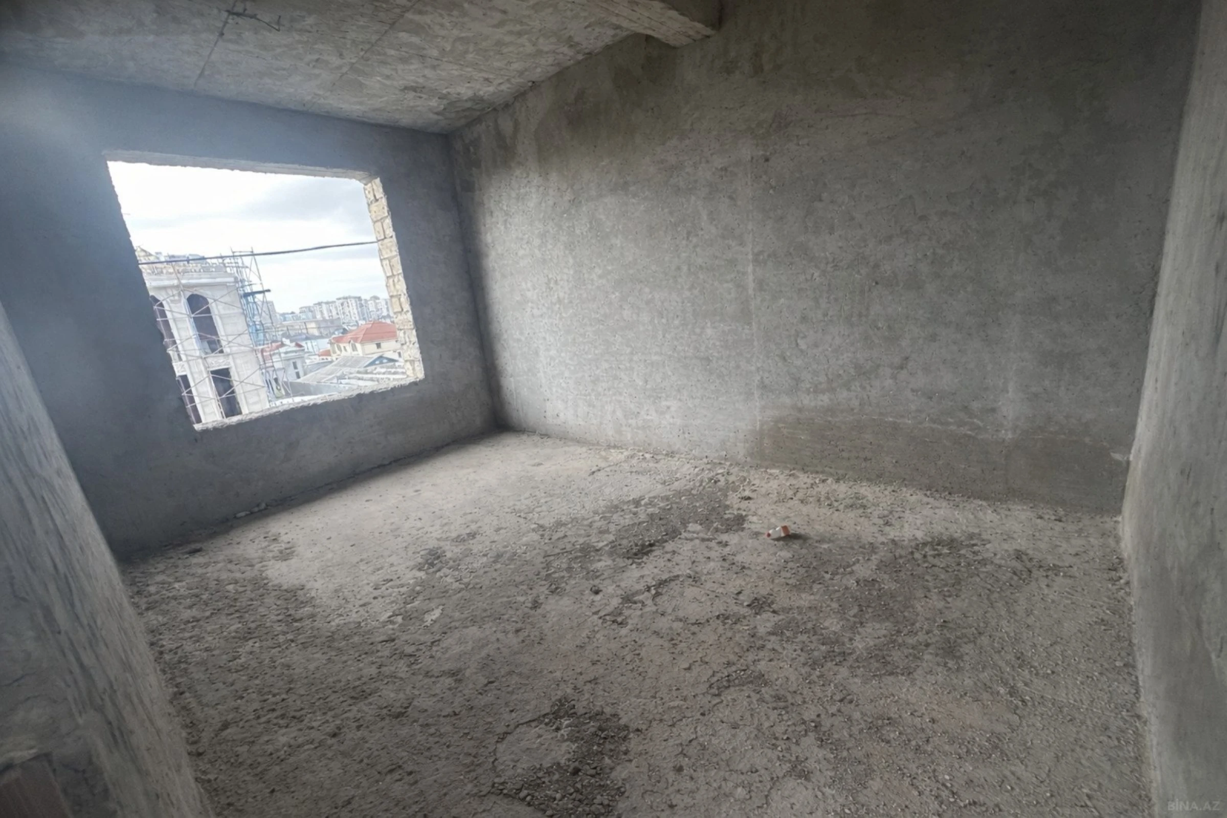 Satılır 9 otaqlı həyət evi 550 m²