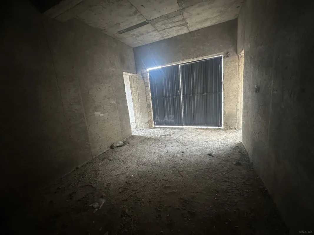 Satılır 9 otaqlı həyət evi 550 m²