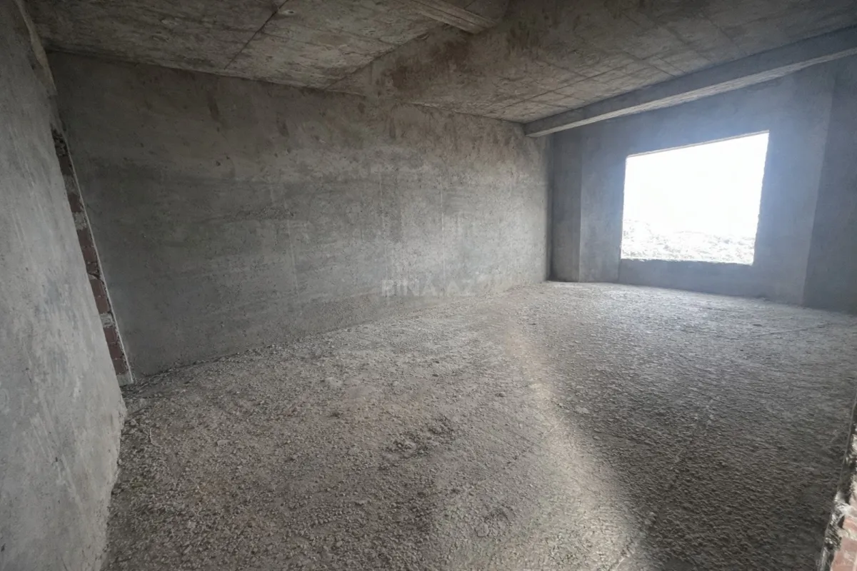 Satılır 9 otaqlı həyət evi 550 m²