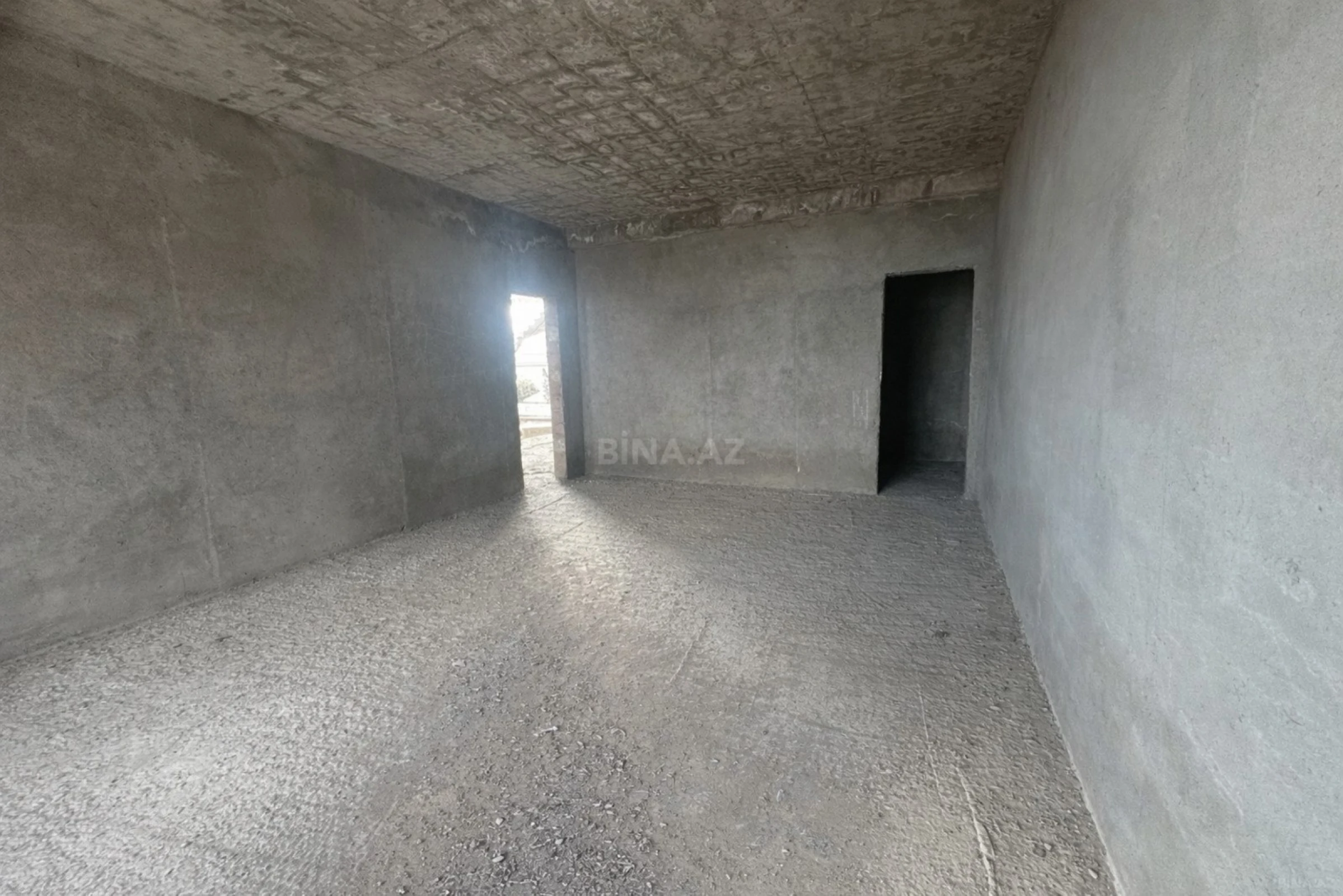 Satılır 9 otaqlı həyət evi 550 m²