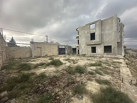 Satılır 9 otaqlı həyət evi 550 m²