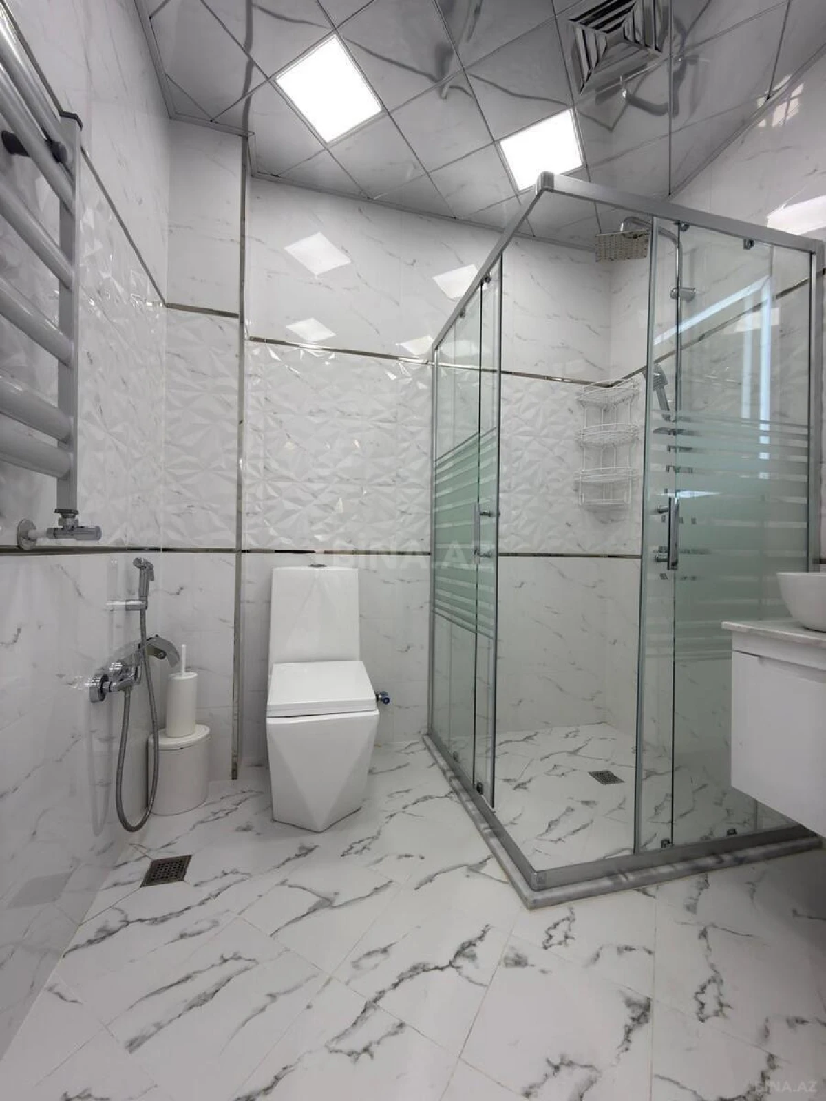 Satılır 2 otaqlı mənzil 57 m²