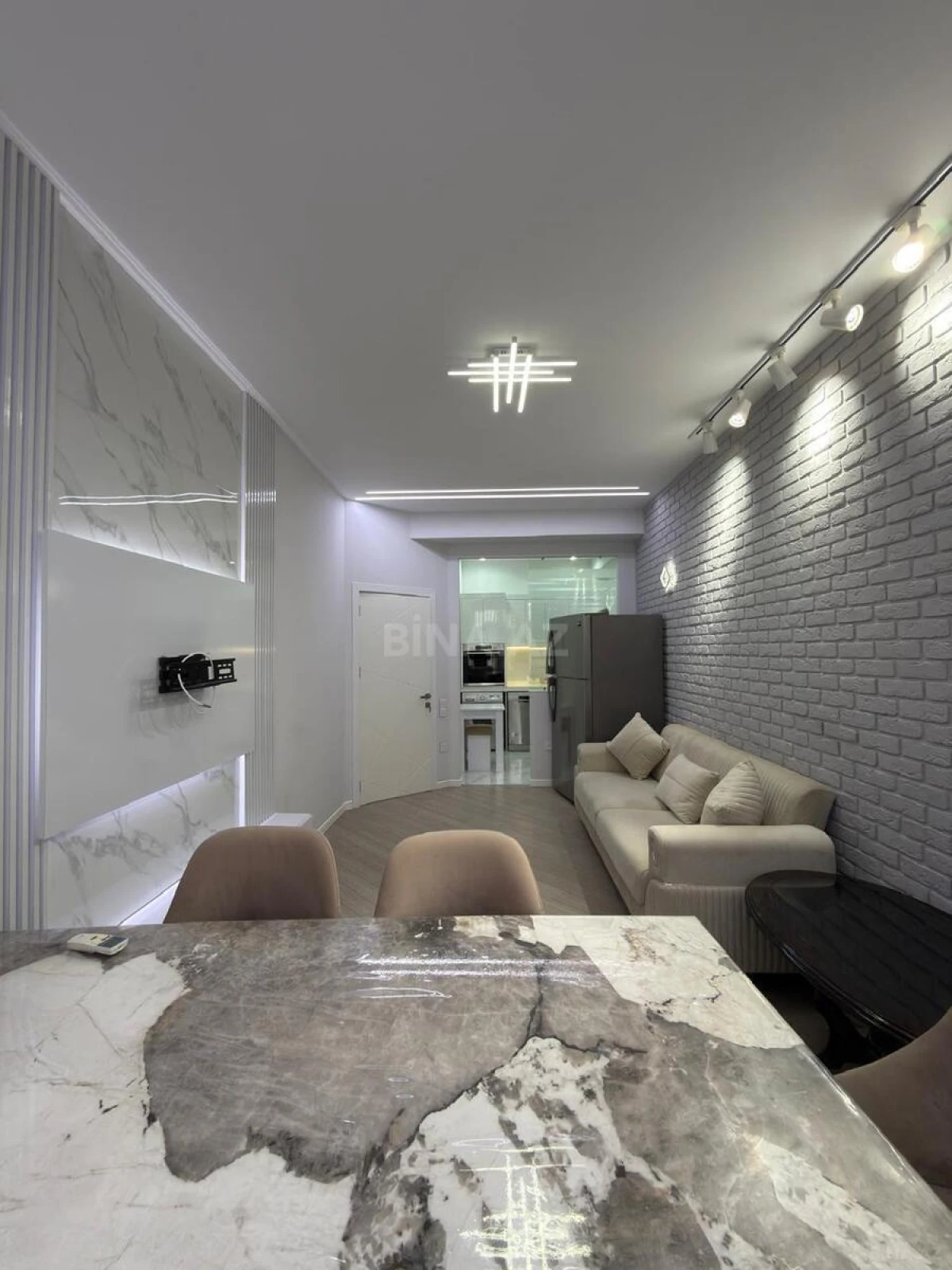 Satılır 2 otaqlı mənzil 57 m²