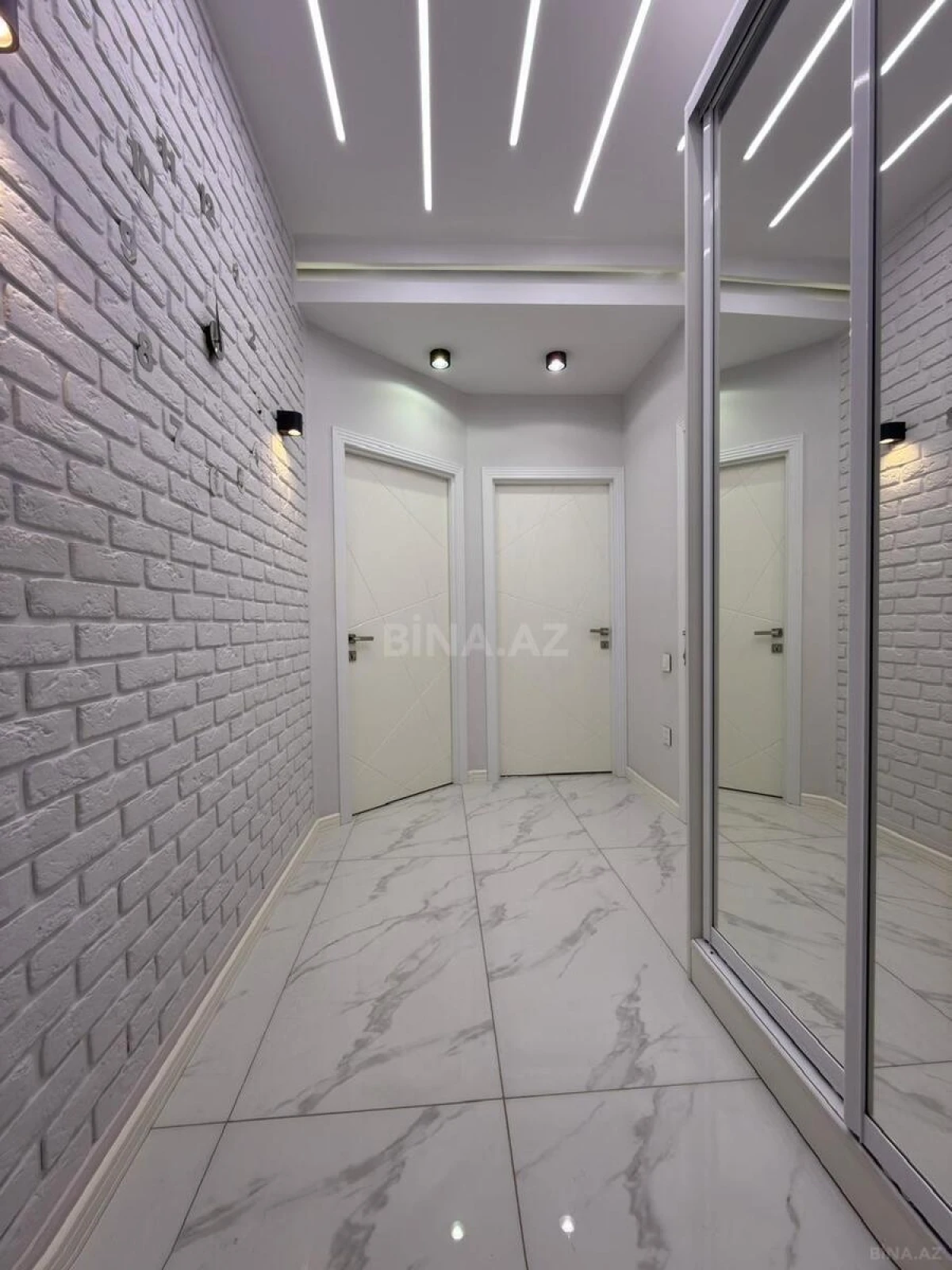 Satılır 2 otaqlı mənzil 57 m²