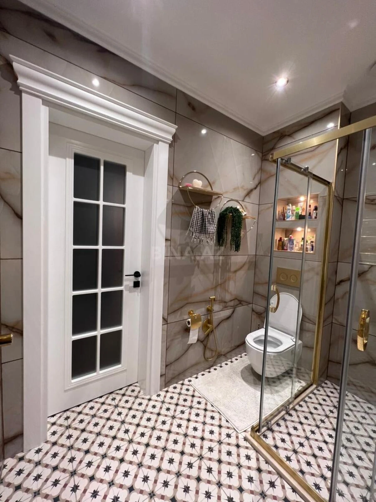 Kirayə verilir 3 otaqlı mənzil 157 m²