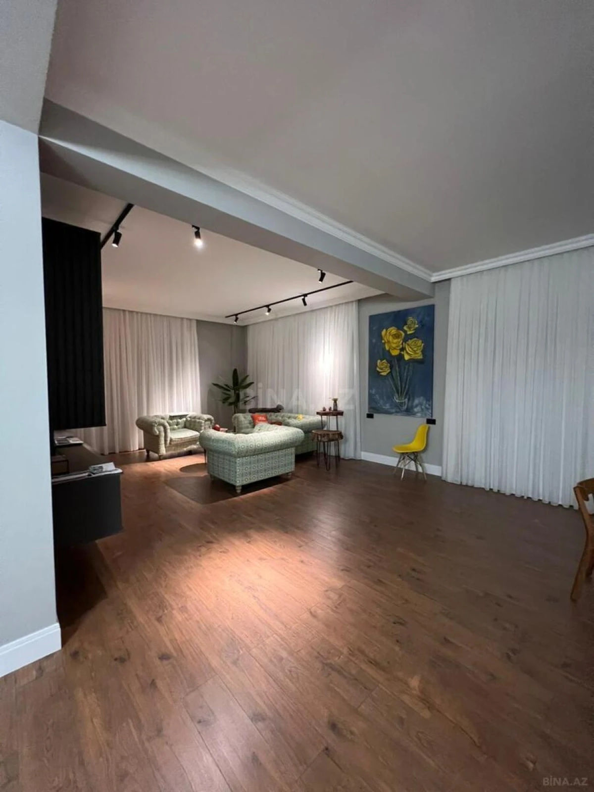 Kirayə verilir 3 otaqlı mənzil 157 m²