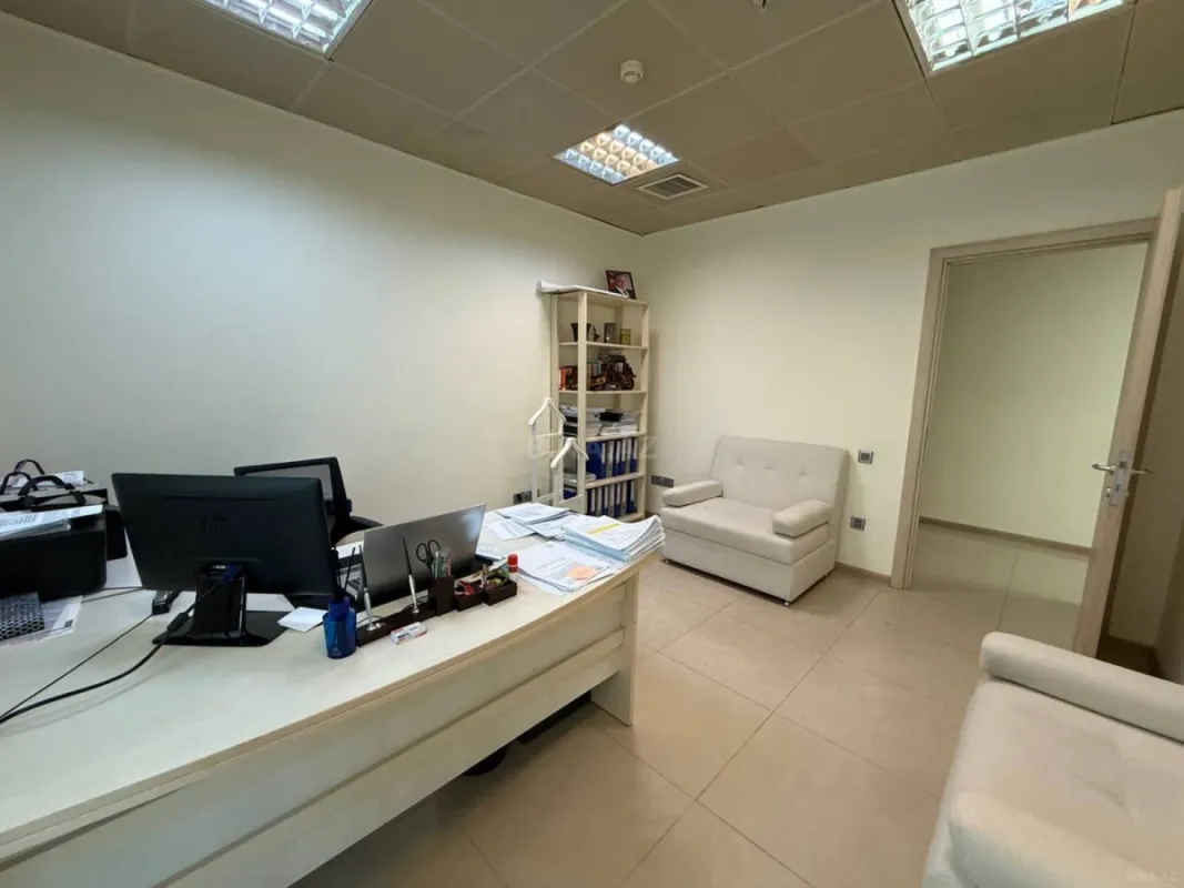 Kirayə verilir 5 otaqlı ofis 200 m²