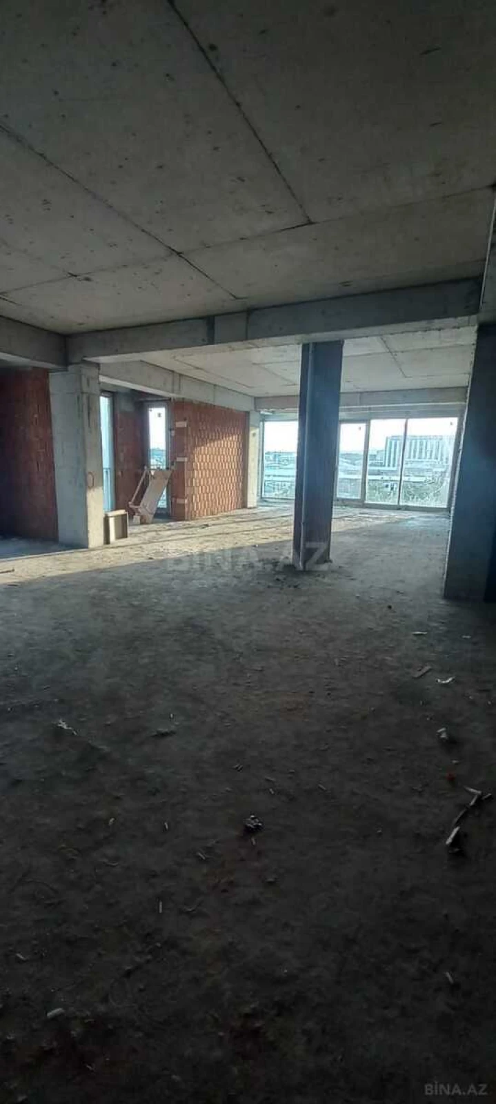 Satılır 3 otaqlı mənzil 127 m²