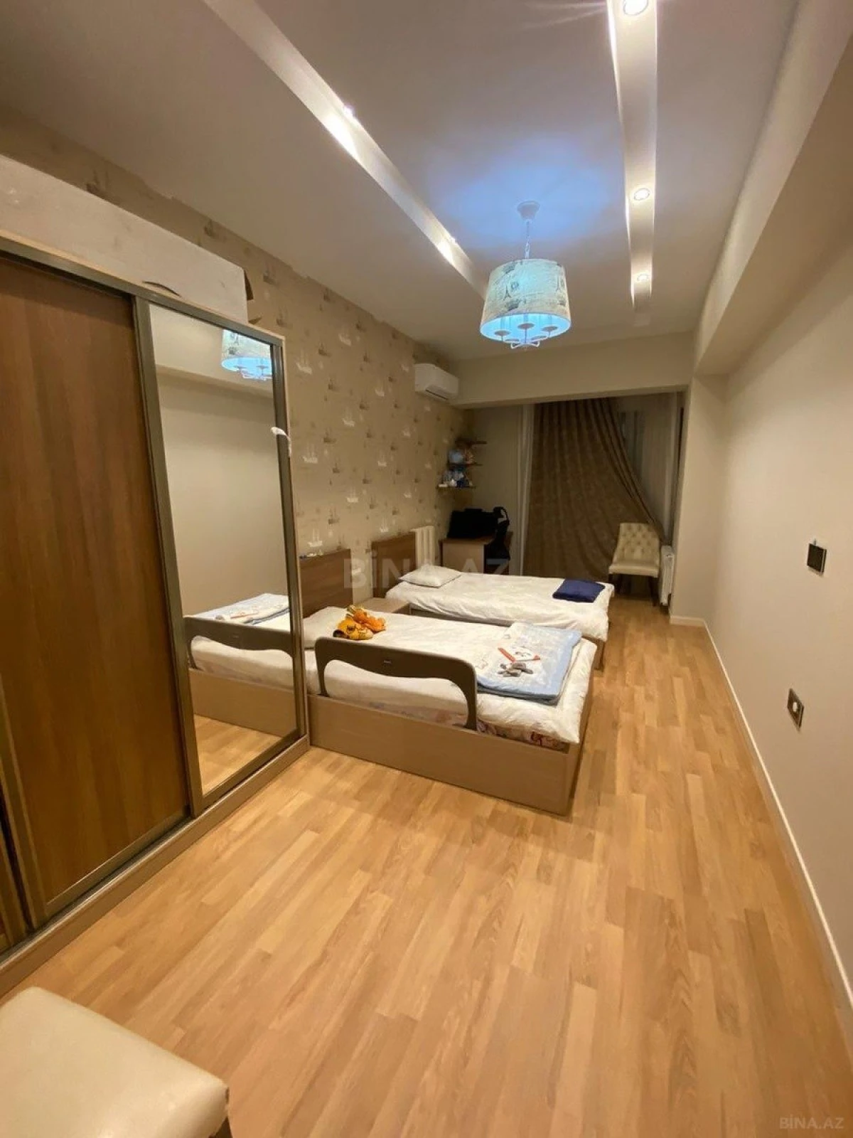Kirayə verilir 3 otaqlı mənzil 145 m²