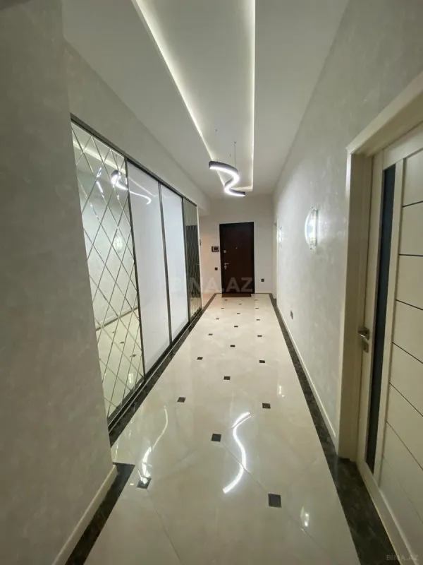 Kirayə verilir 3 otaqlı mənzil 145 m²