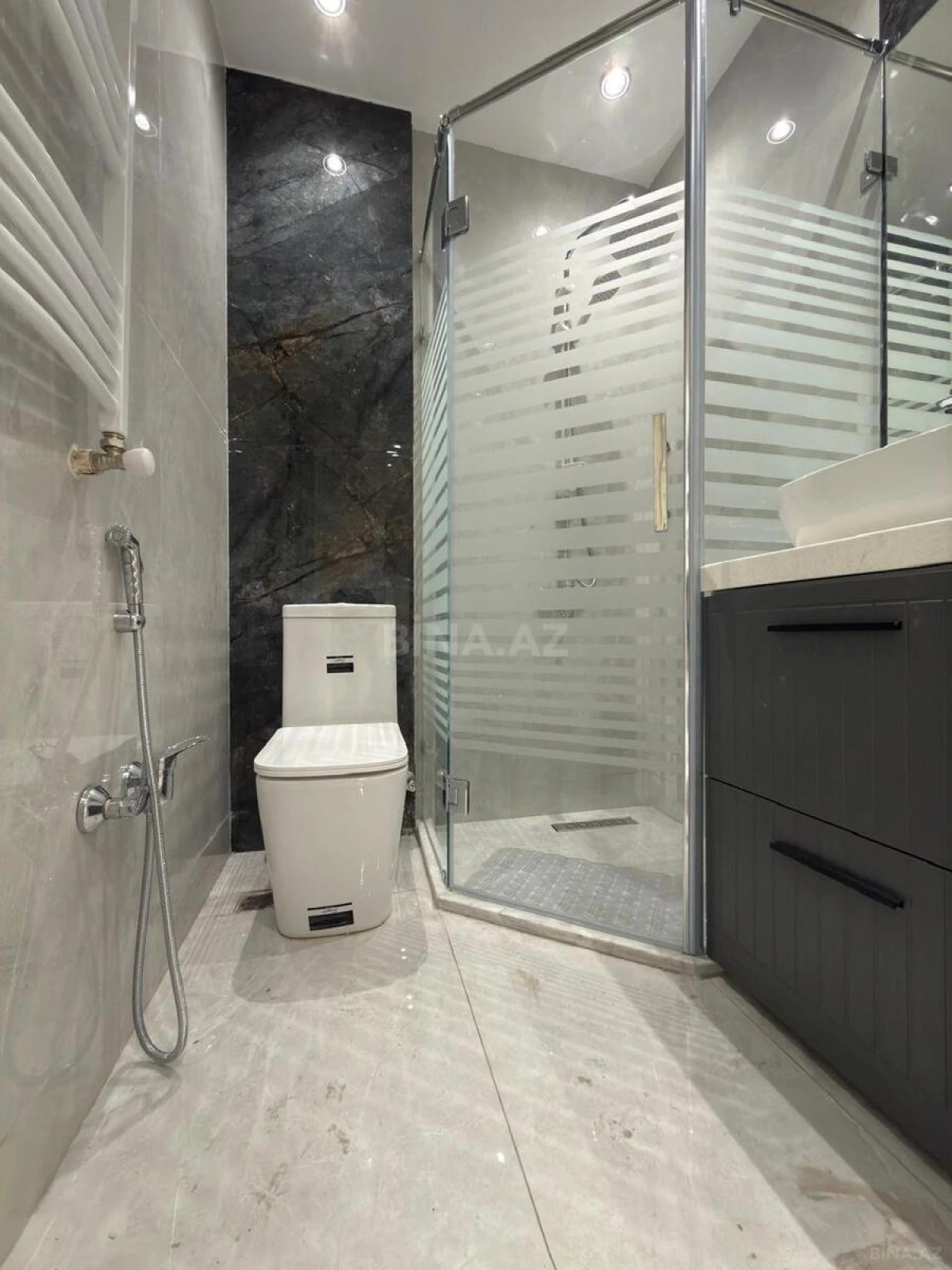 Satılır 2 otaqlı mənzil 60 m²