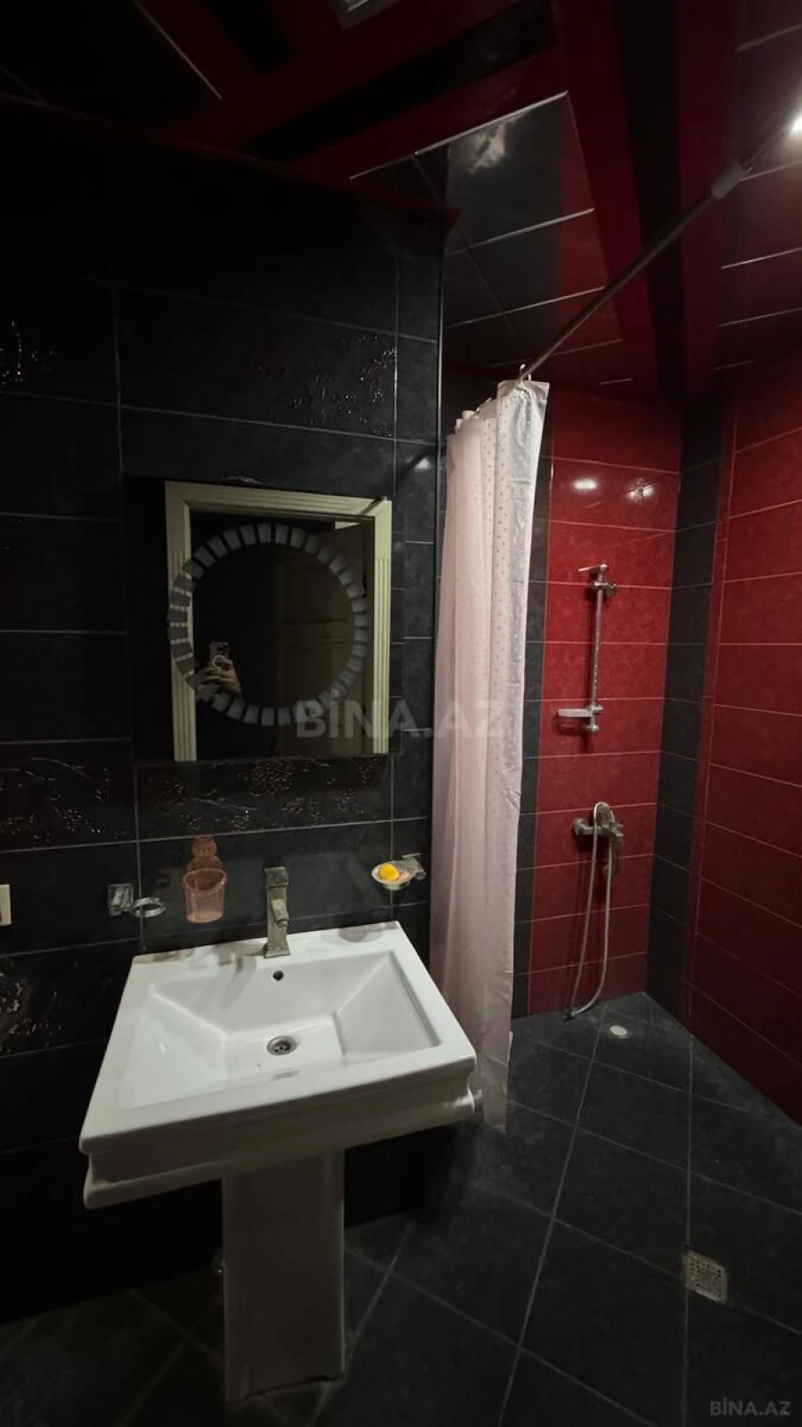 Kirayə verilir 2 otaqlı mənzil 70 m²