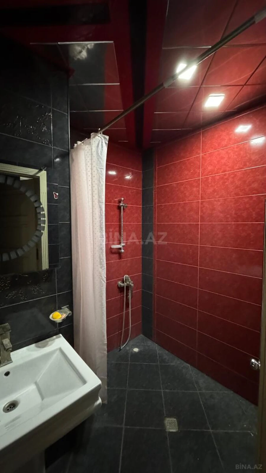 Kirayə verilir 2 otaqlı mənzil 70 m²