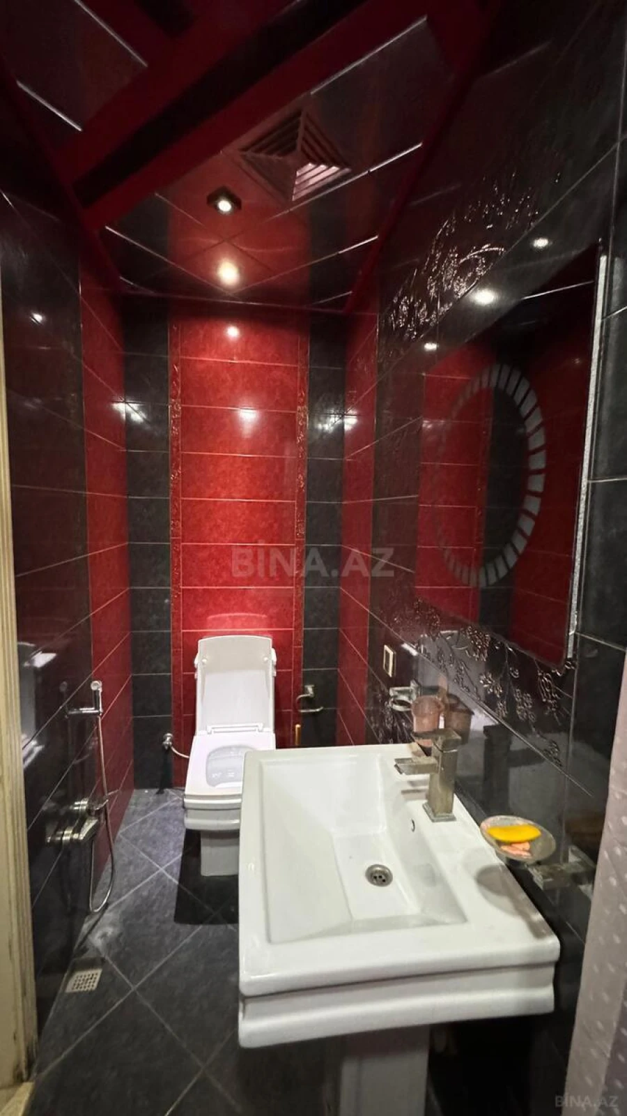 Kirayə verilir 2 otaqlı mənzil 70 m²