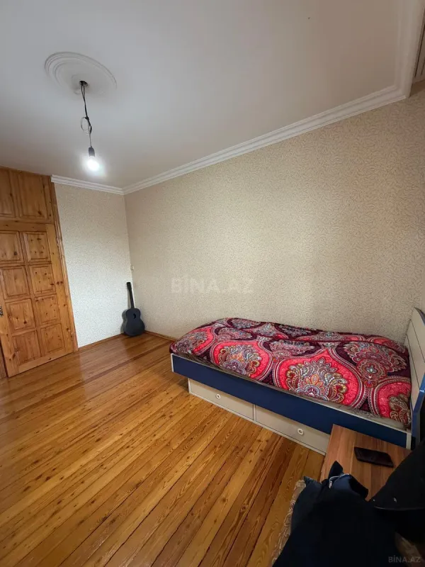Satılır 5 otaqlı mənzil 120 m²