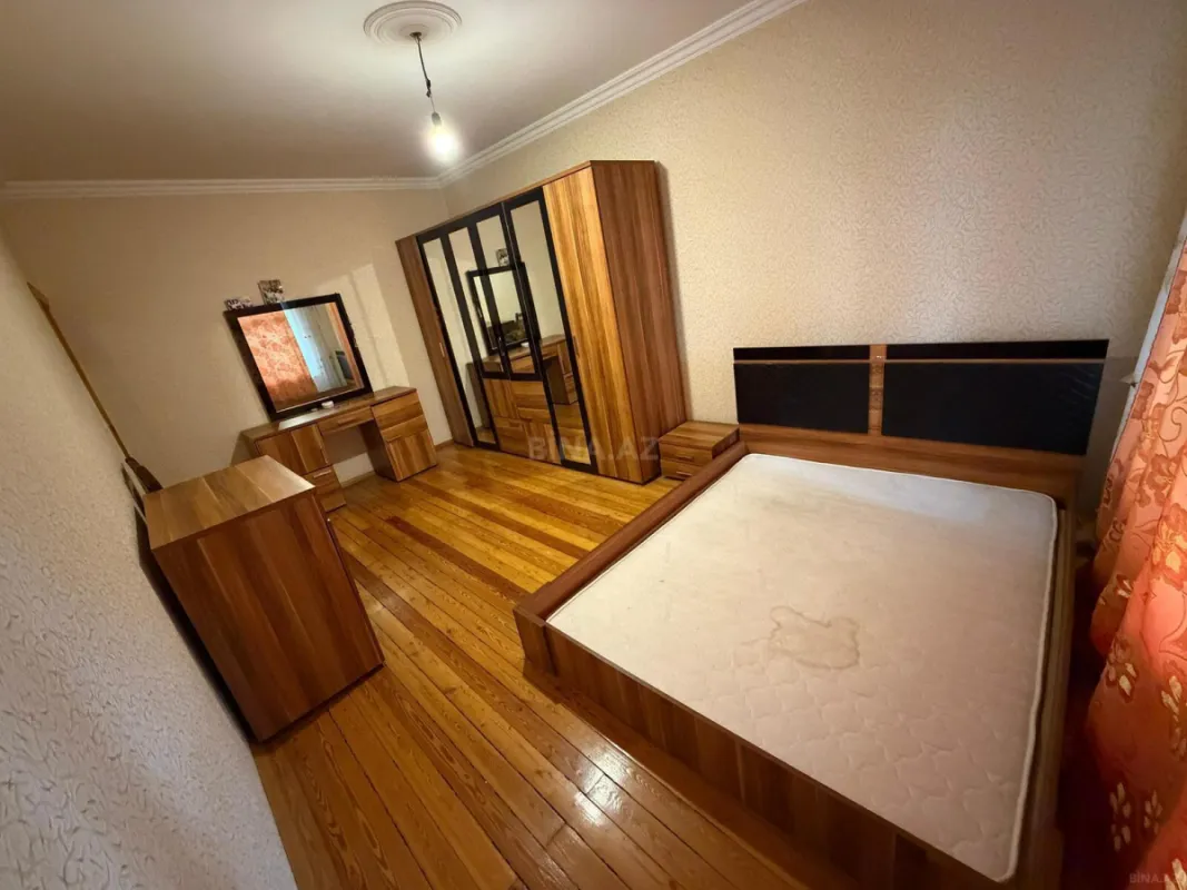 Satılır 5 otaqlı mənzil 120 m²