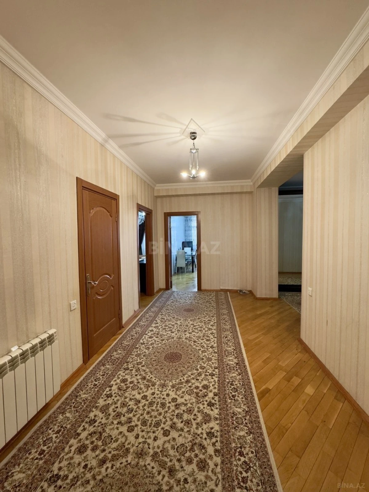 Satılır 3 otaqlı mənzil 165 m²