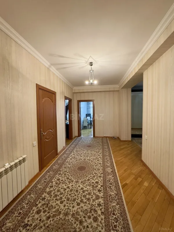 Satılır 3 otaqlı mənzil 165 m²