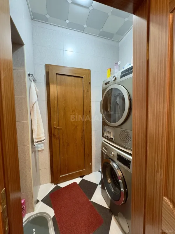 Satılır 3 otaqlı mənzil 165 m²