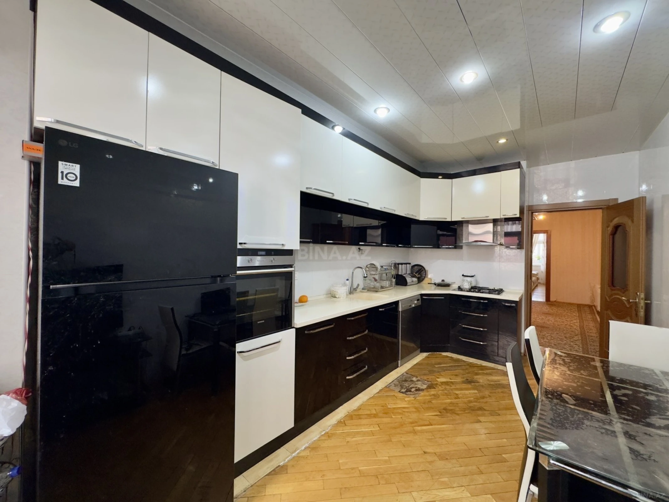 Satılır 3 otaqlı mənzil 165 m²