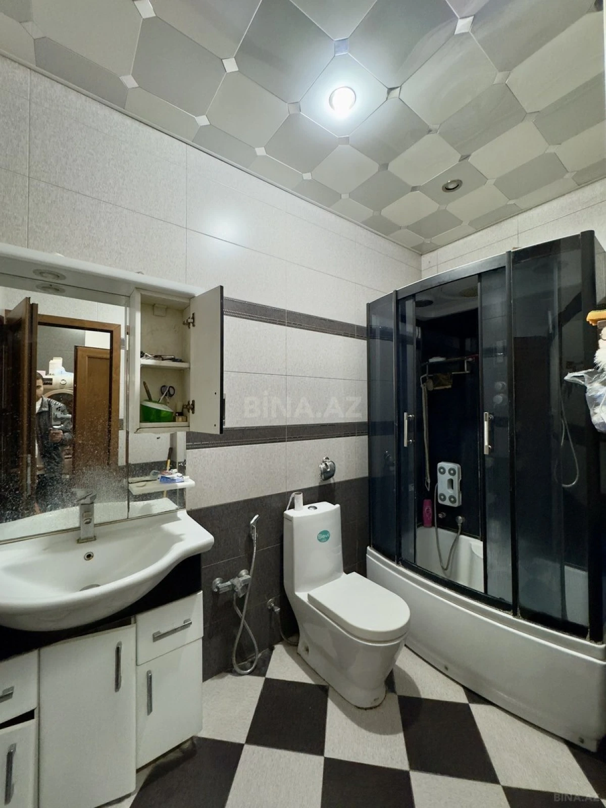 Satılır 3 otaqlı mənzil 165 m²