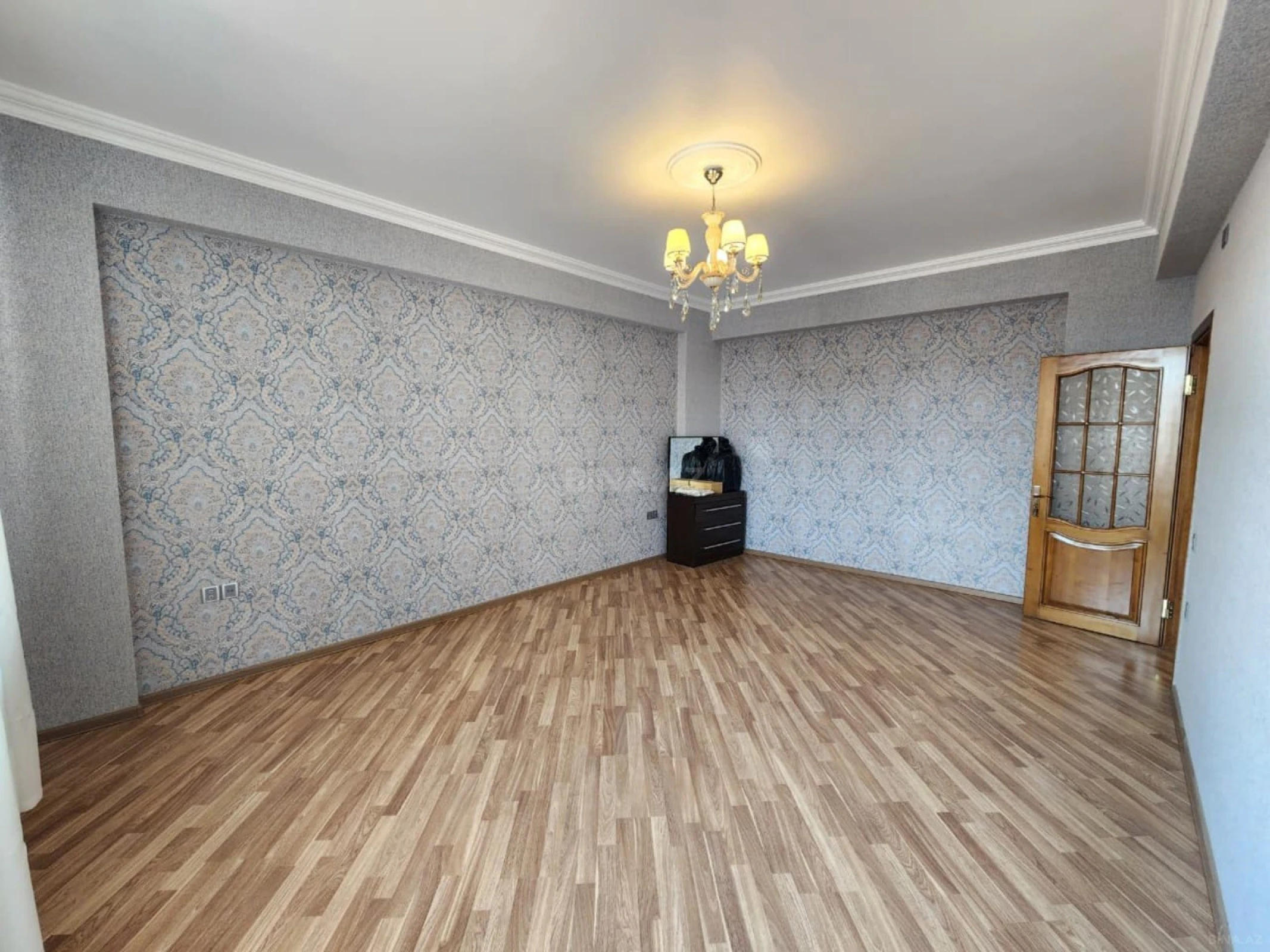 Kirayə verilir 2 otaqlı mənzil 100 m²