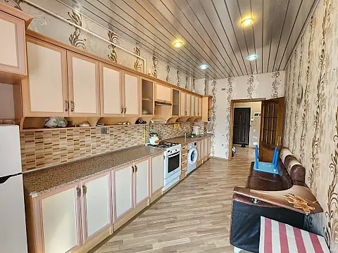 Kirayə verilir 2 otaqlı mənzil 100 m²