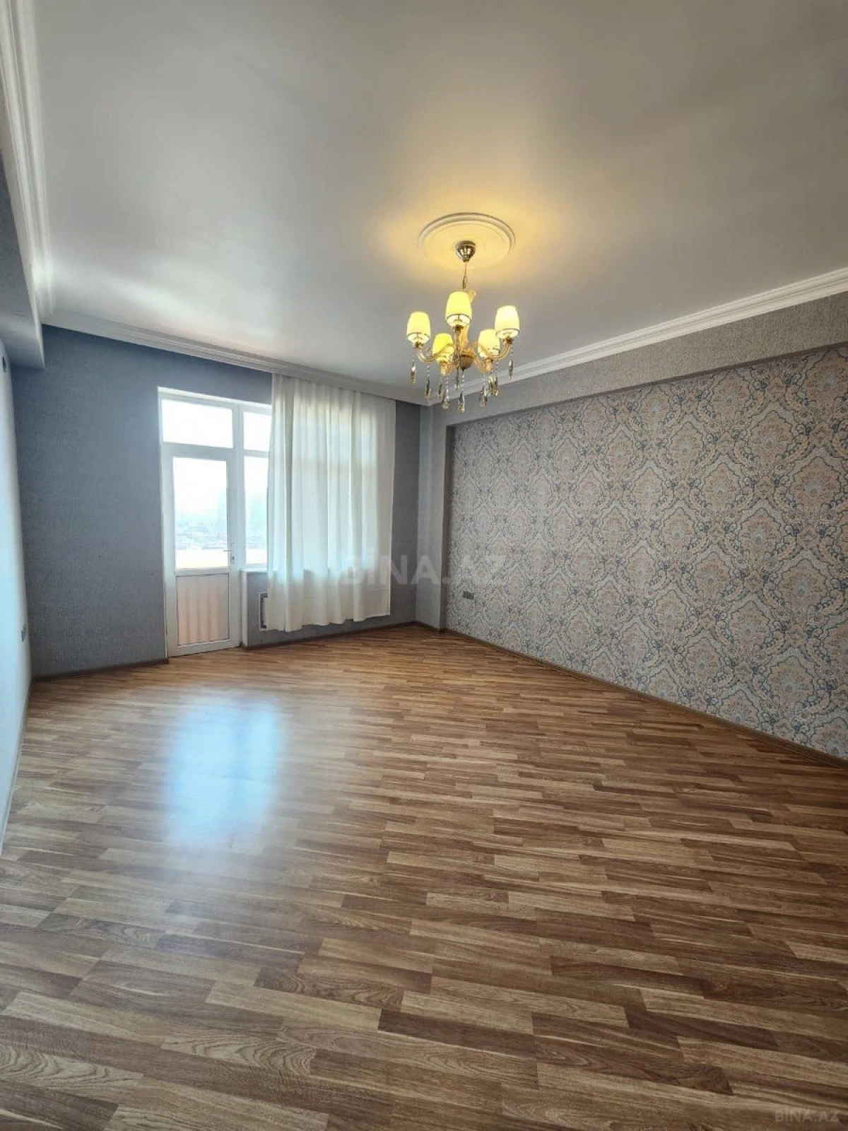 Kirayə verilir 2 otaqlı mənzil 100 m²