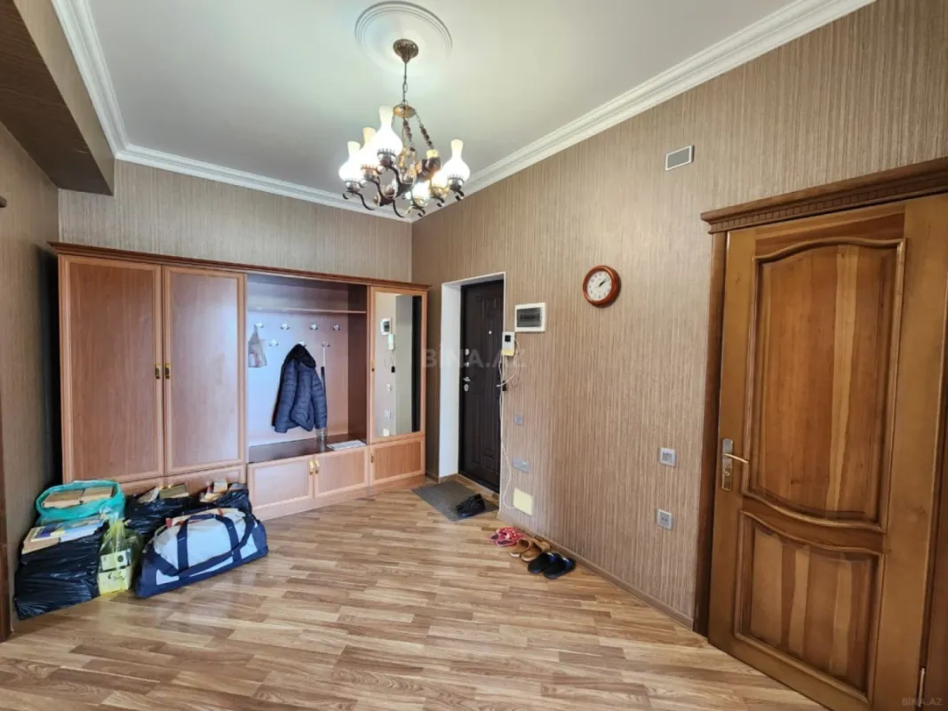 Kirayə verilir 2 otaqlı mənzil 100 m²