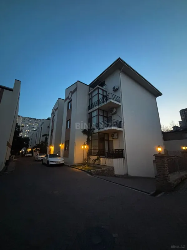 Kirayə verilir 7 otaqlı mənzil 380 m²