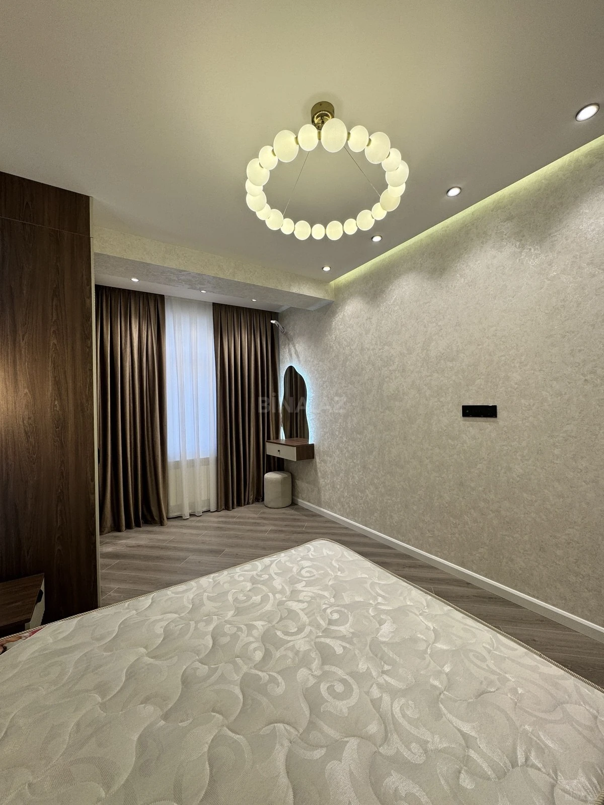 Satılır 3 otaqlı mənzil 91 m²