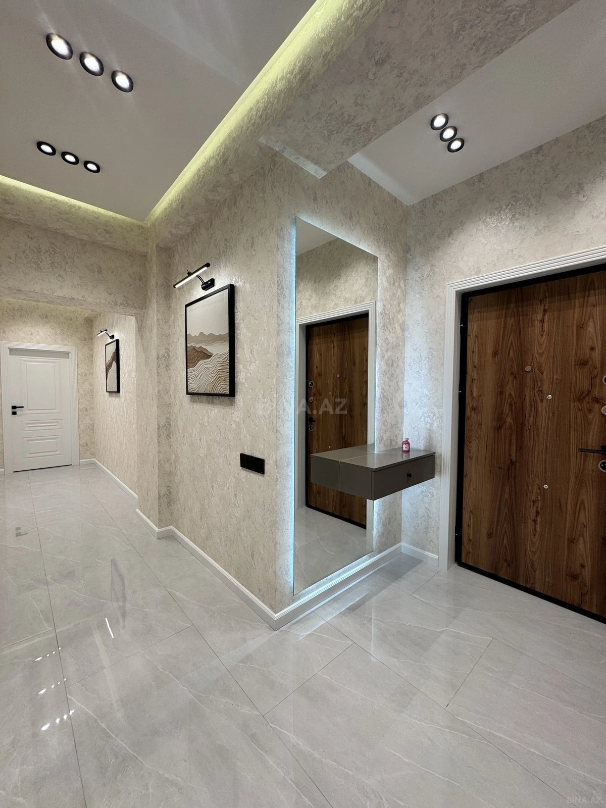 Satılır 3 otaqlı mənzil 91 m²
