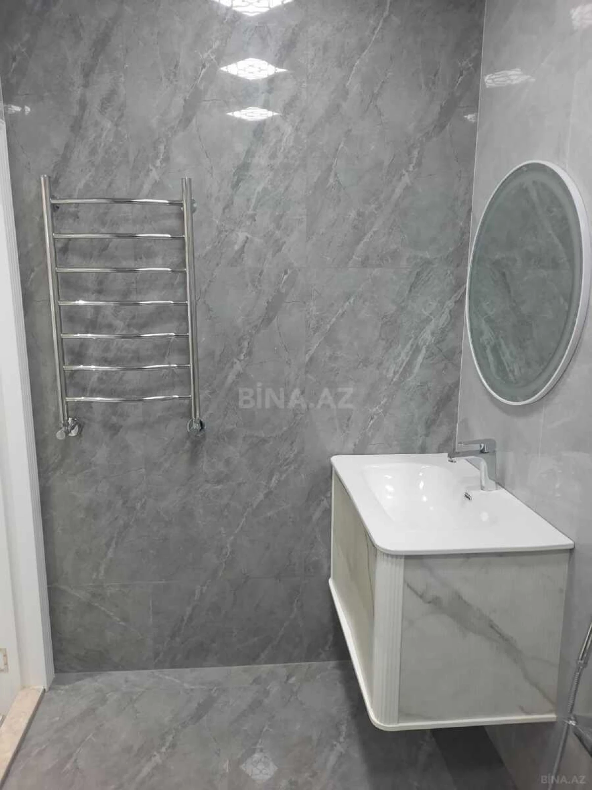 Satılır 2 otaqlı mənzil 85 m²