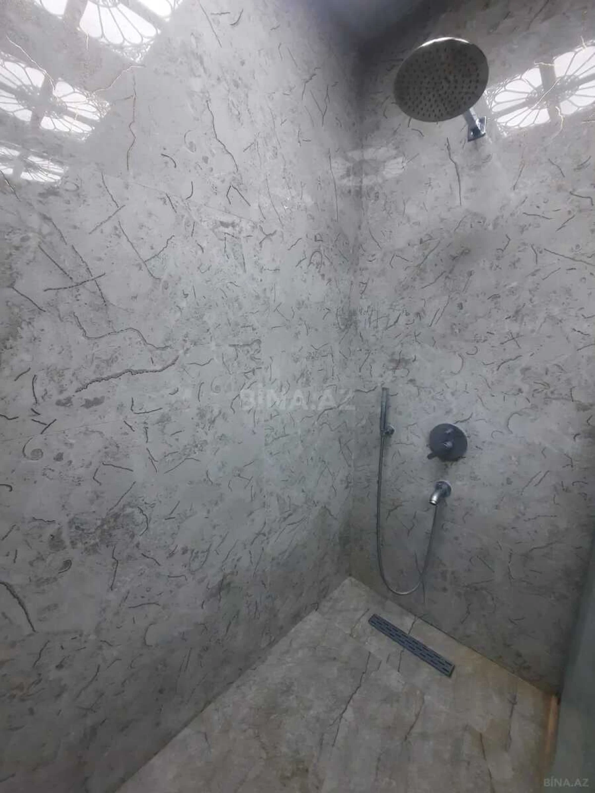 Satılır 2 otaqlı mənzil 85 m²