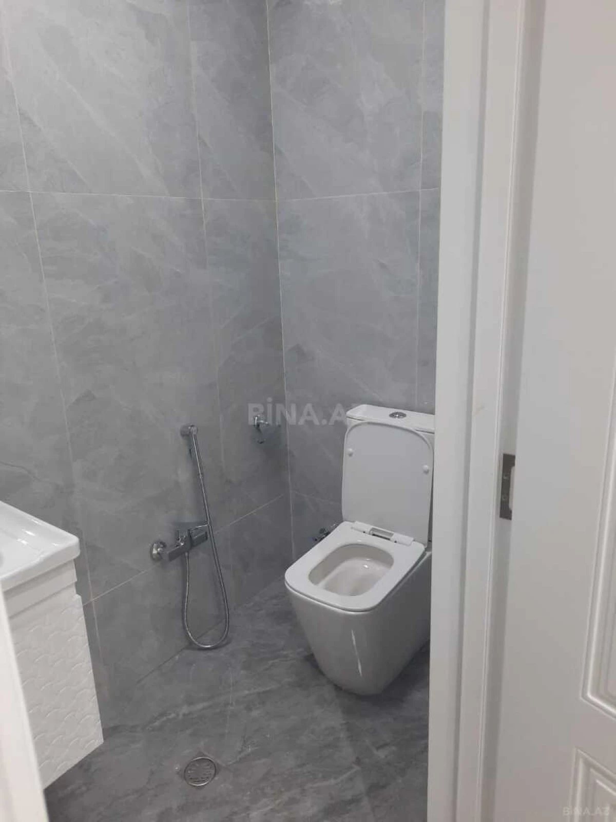 Satılır 2 otaqlı mənzil 85 m²