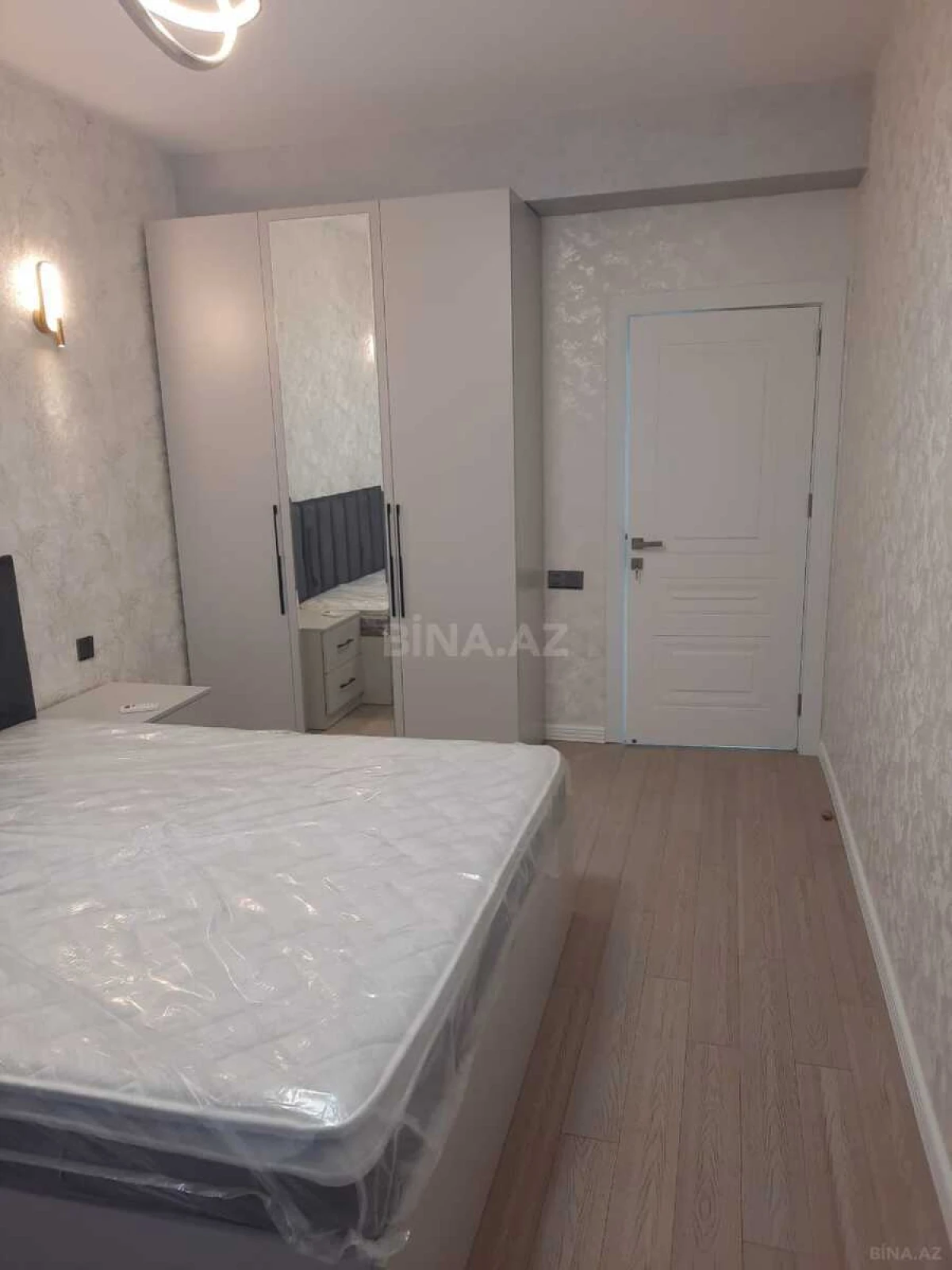 Satılır 2 otaqlı mənzil 85 m²