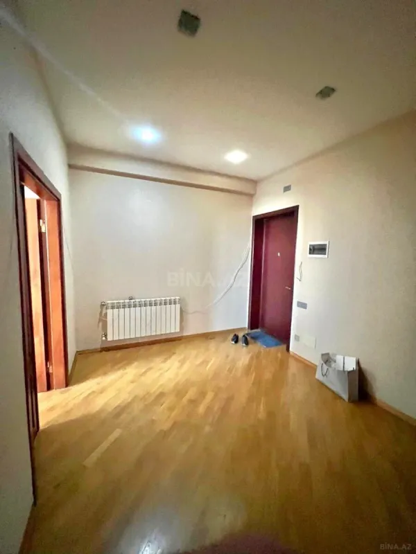 Satılır 3 otaqlı mənzil 130 m²