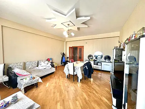 Satılır 3 otaqlı mənzil 130 m²