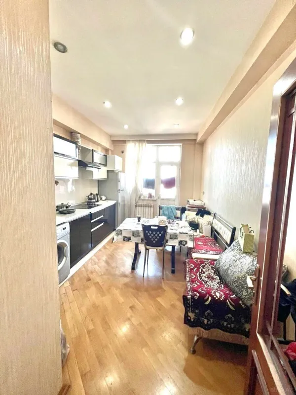 Satılır 3 otaqlı mənzil 130 m²