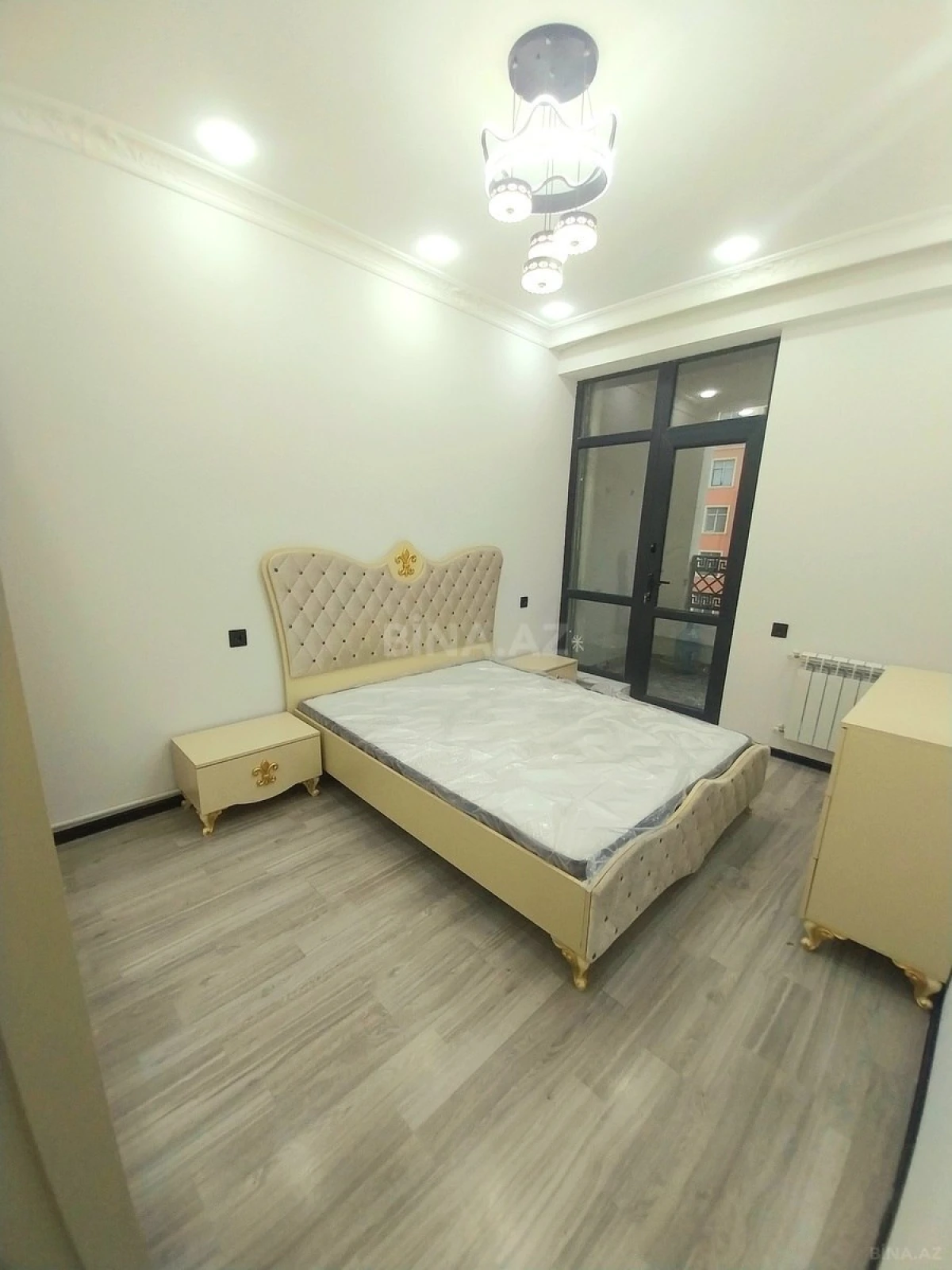 Kirayə verilir 2 otaqlı mənzil 75 m²