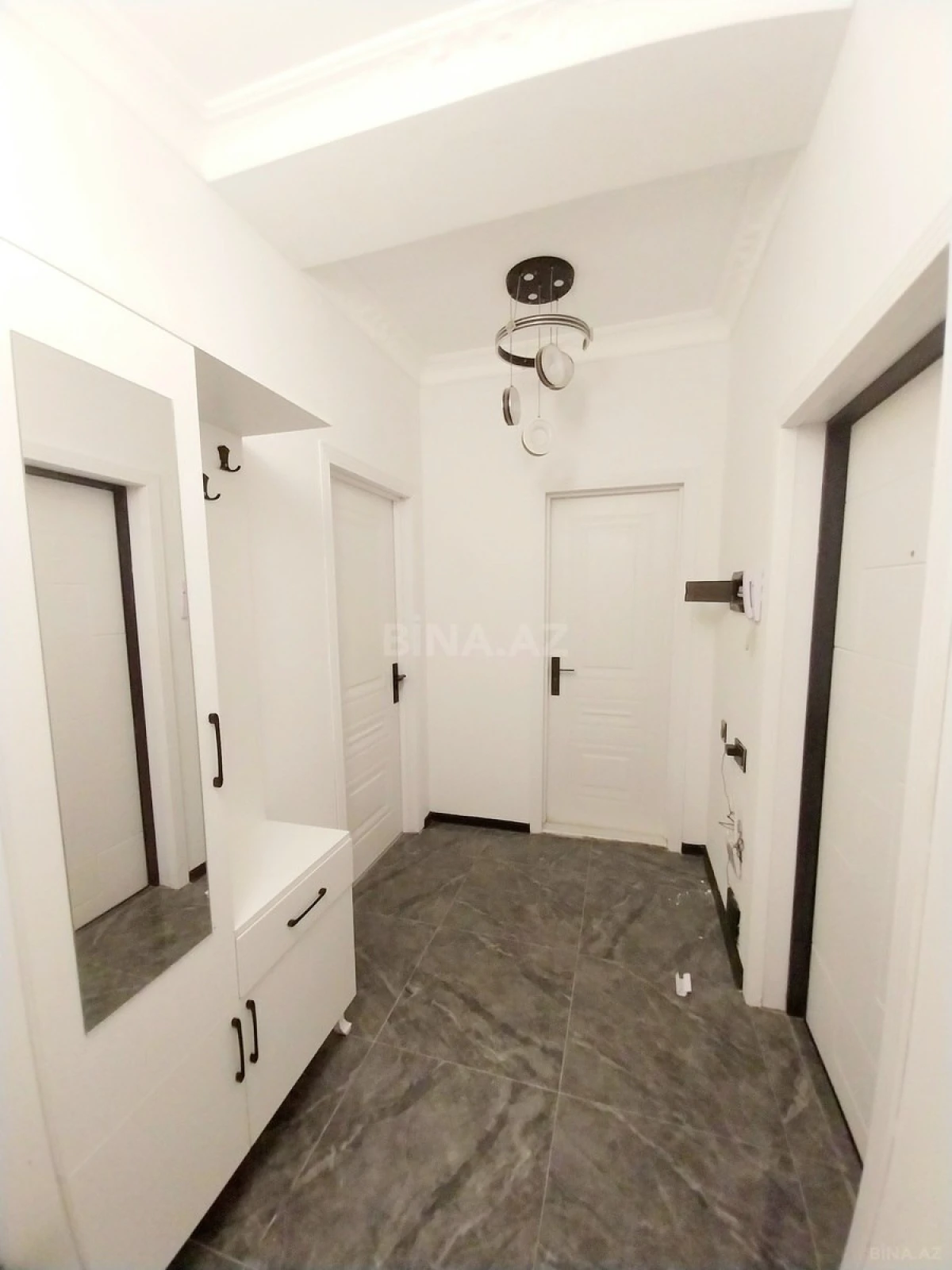 Kirayə verilir 2 otaqlı mənzil 75 m²